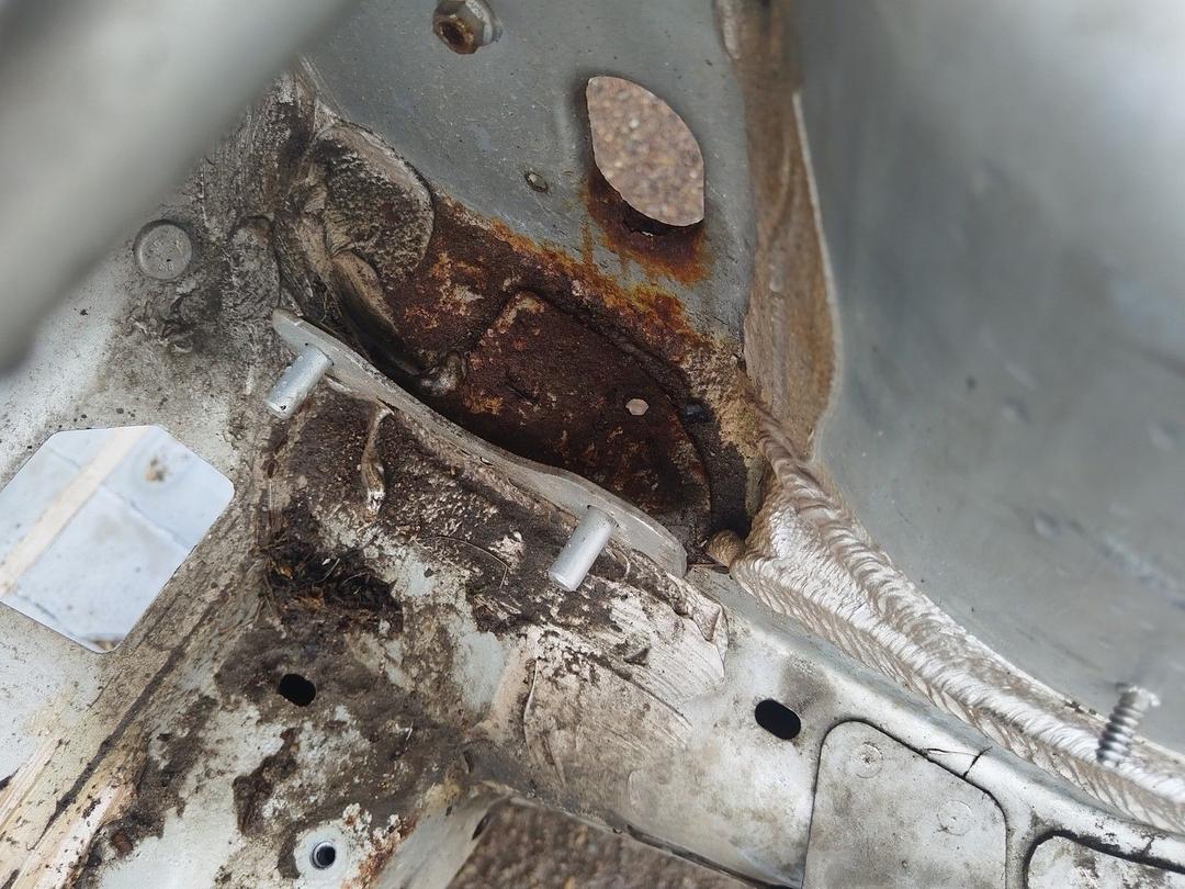 Стойка кузовная передняя левая FN5ENP Volvo S40 купить с доставкой. Огромный выбор запчастей и марок авто. У нас есть практически все.