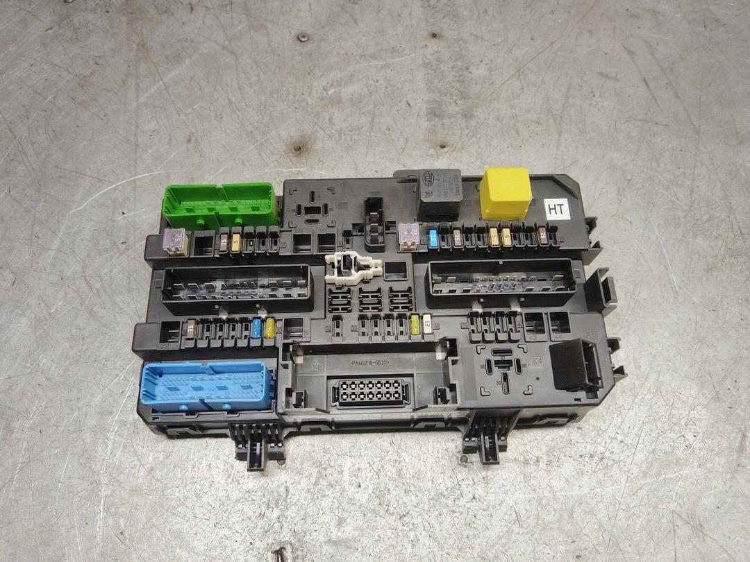 Блок предохранителей S850MF Opel Astra - Фото 1