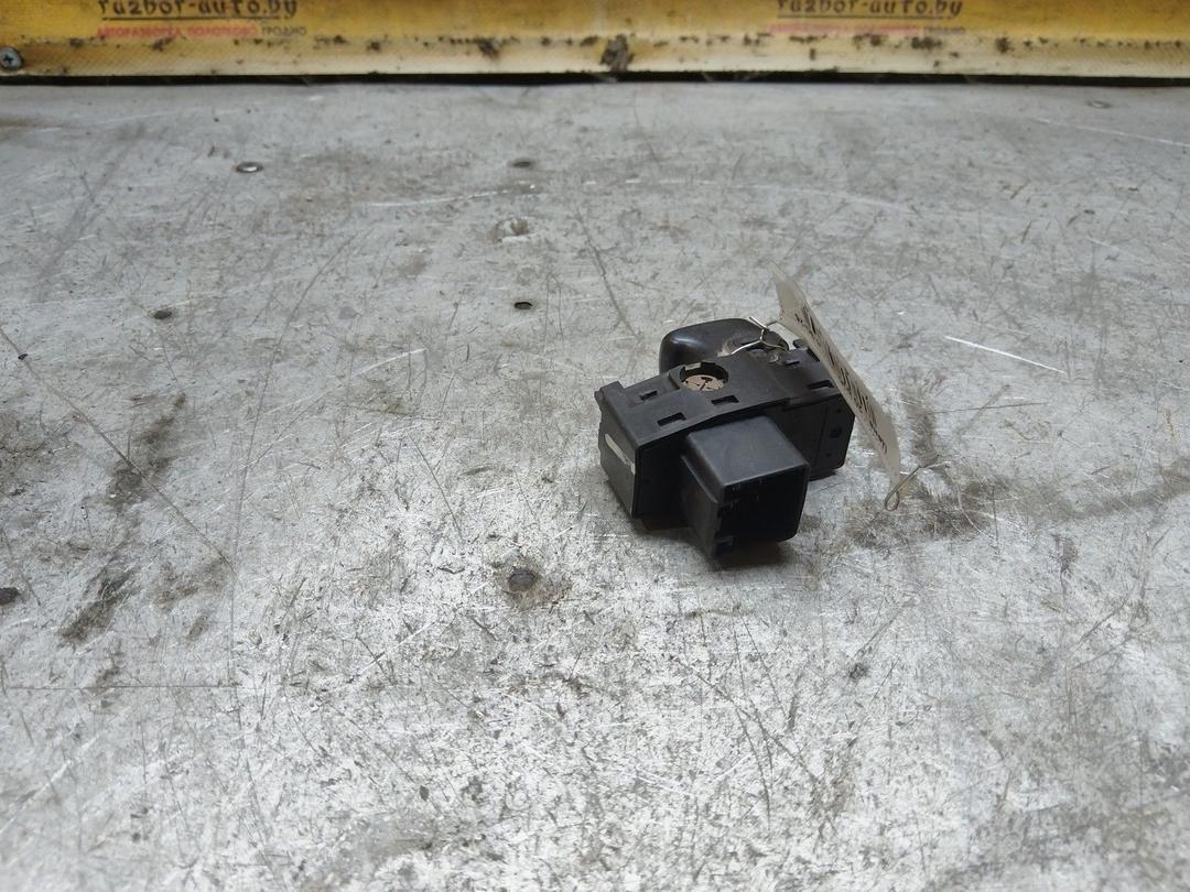 Кнопка стеклоподъемника заднего правого 9V2I6C Volvo S60 купить в магазине запчастей бу