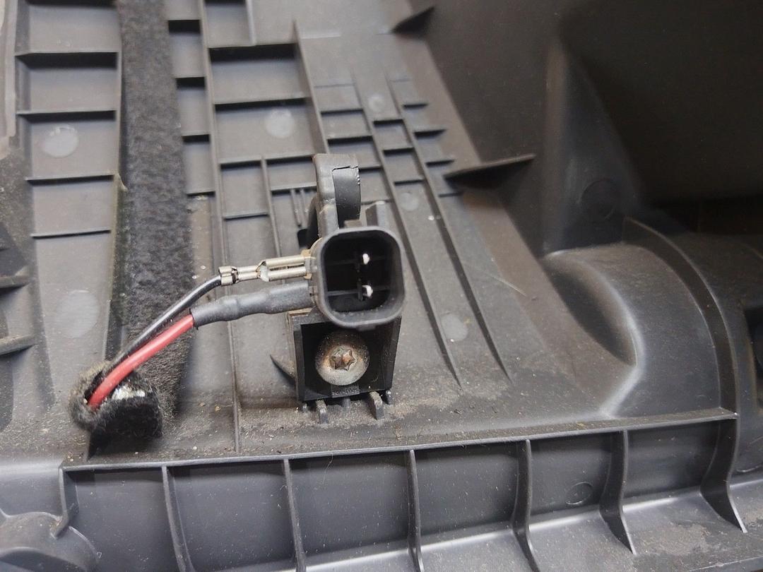 Бардачок 0EN8LT Volvo S40 купить с доставкой