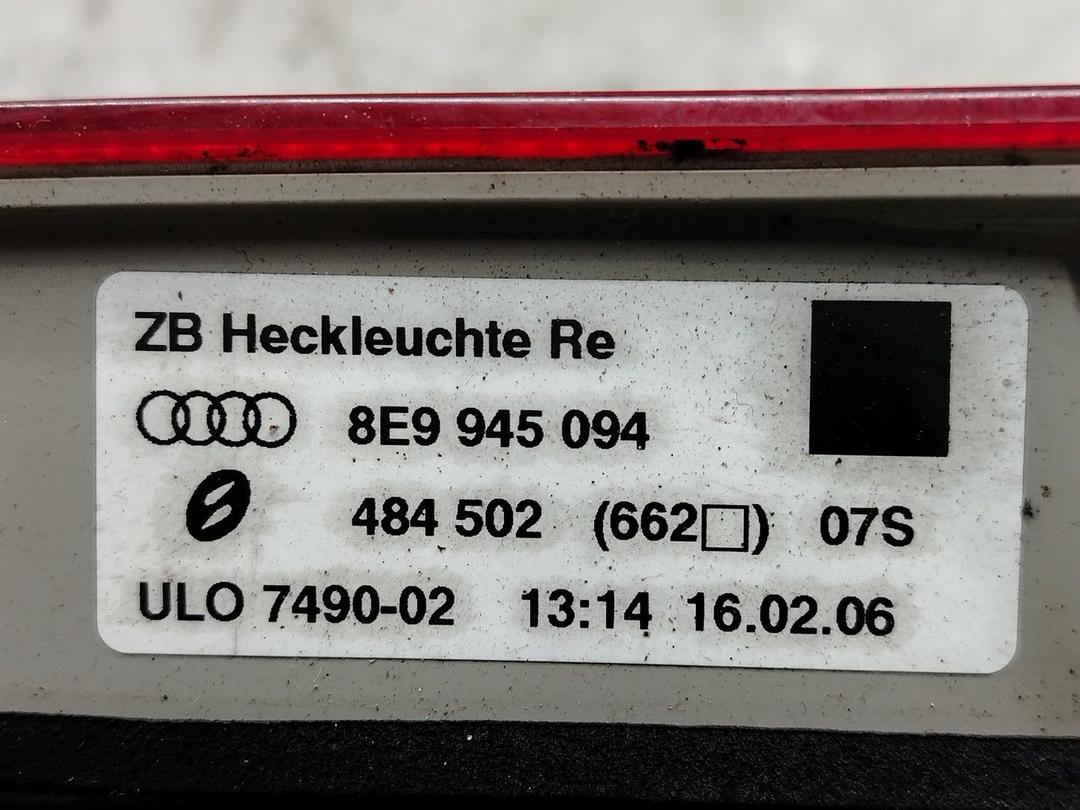 Фонарь крышки багажника правый F8D0AL Audi A4 - Фото 6