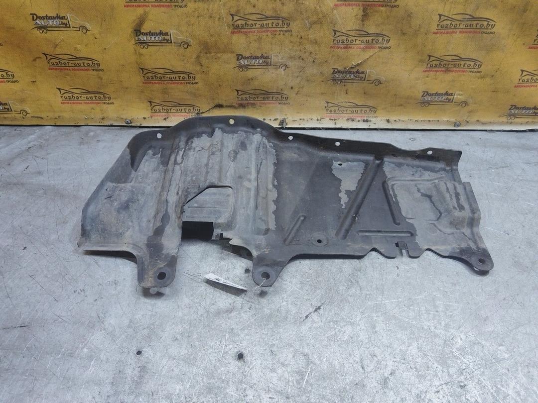 Защита двигателя 5HF913 Mitsubishi Carisma купить с доставкой