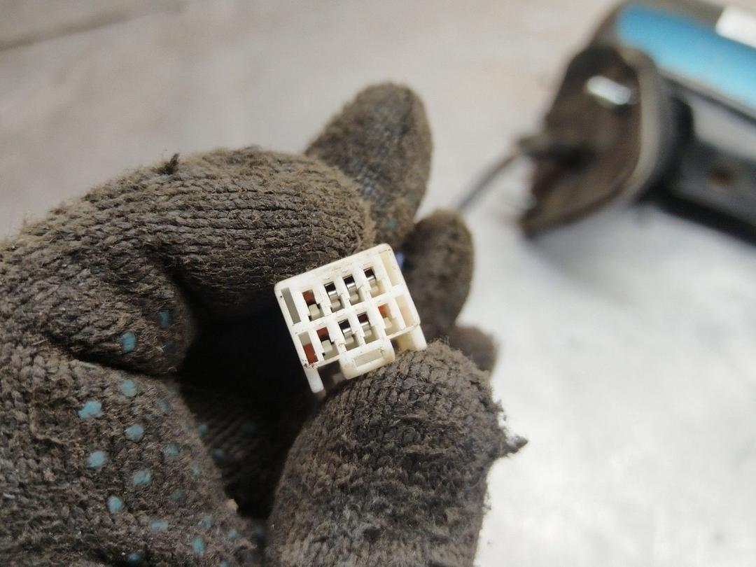 Зеркало наружное левое UR0BTK Mazda Premacy купить в магазине запчастей бу