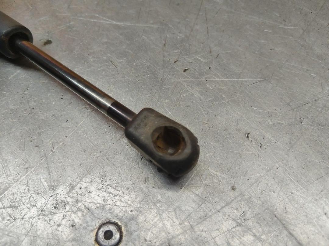 Амортизатор крышки багажника (3-5 двери) NHU55T Land-Rover Freelander купить