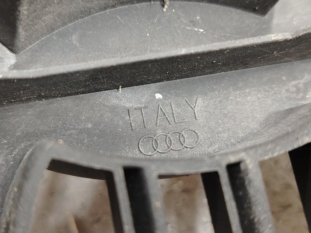 Решетка капота 66R8GB Audi A4 - Фото 5