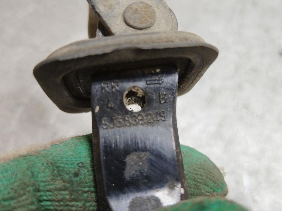 Ограничитель открывания двери передней ZOHU65 Skoda Fabia купить в магазине запчастей бу