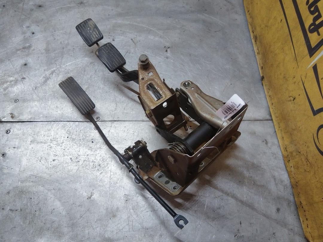 Узел педальный (блок педалей) EIKROZ Mitsubishi Carisma