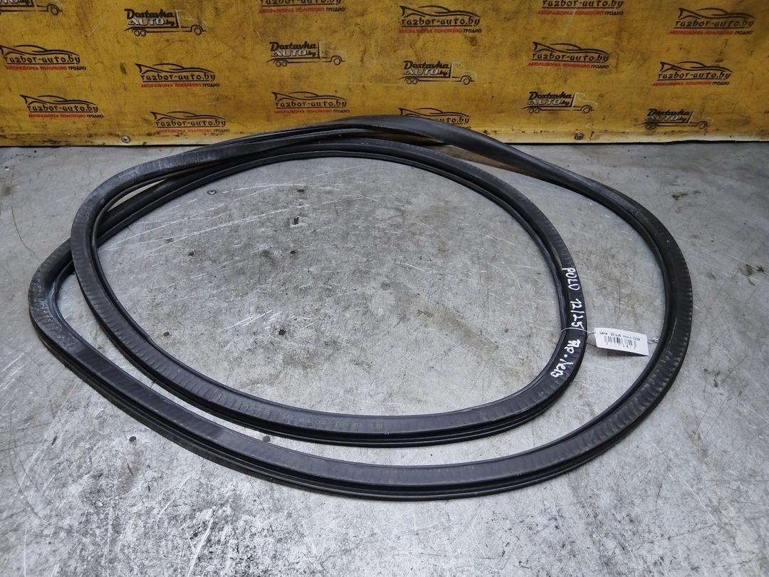 Уплотнитель двери передней левой NTF8LS Volkswagen Polo купить на авторазборке