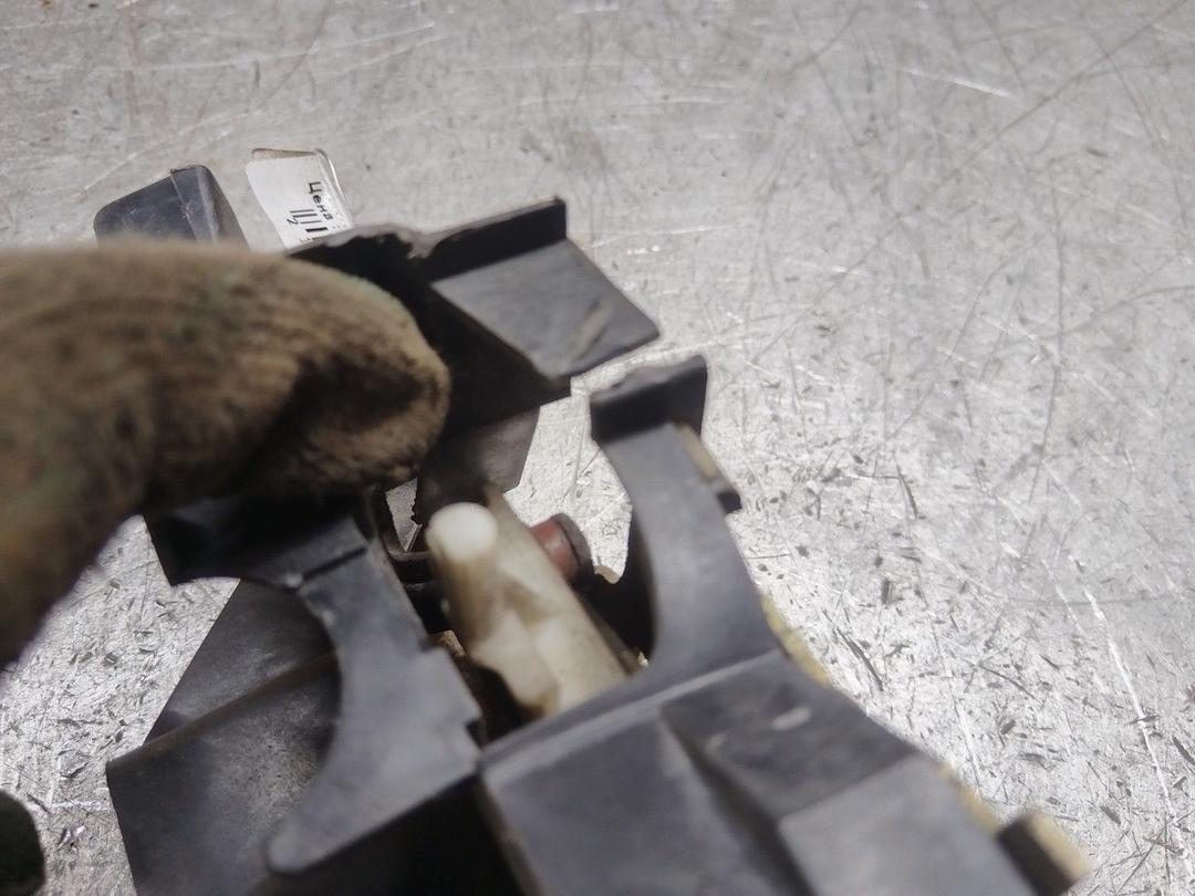 Замок двери передней левой RF77U7 Peugeot 605 - Фото 6