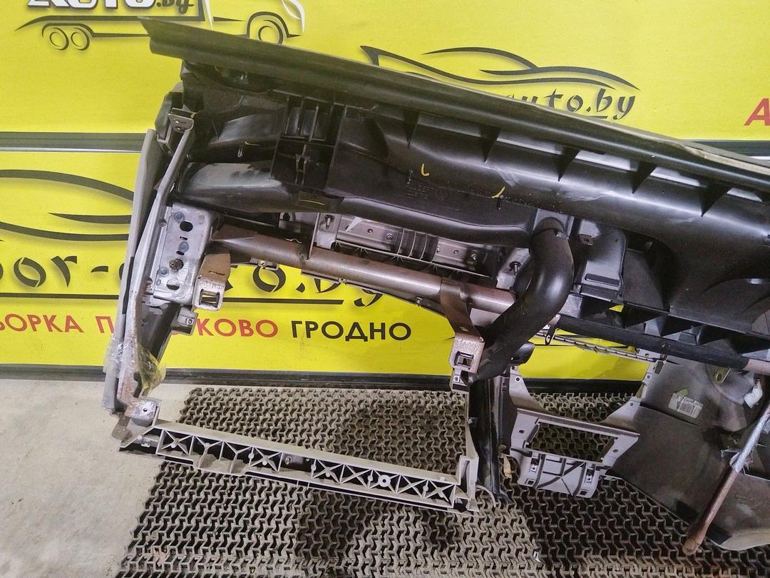 Панель передняя салона (торпедо) R4W0BG Citroen C5 undefined