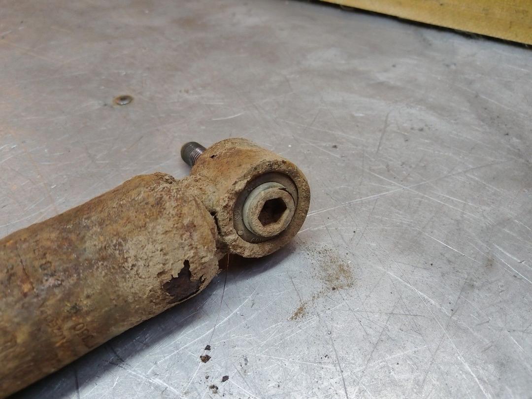 Амортизатор задний правый Y1IBHW Renault Grand Scenic купить с доставкой