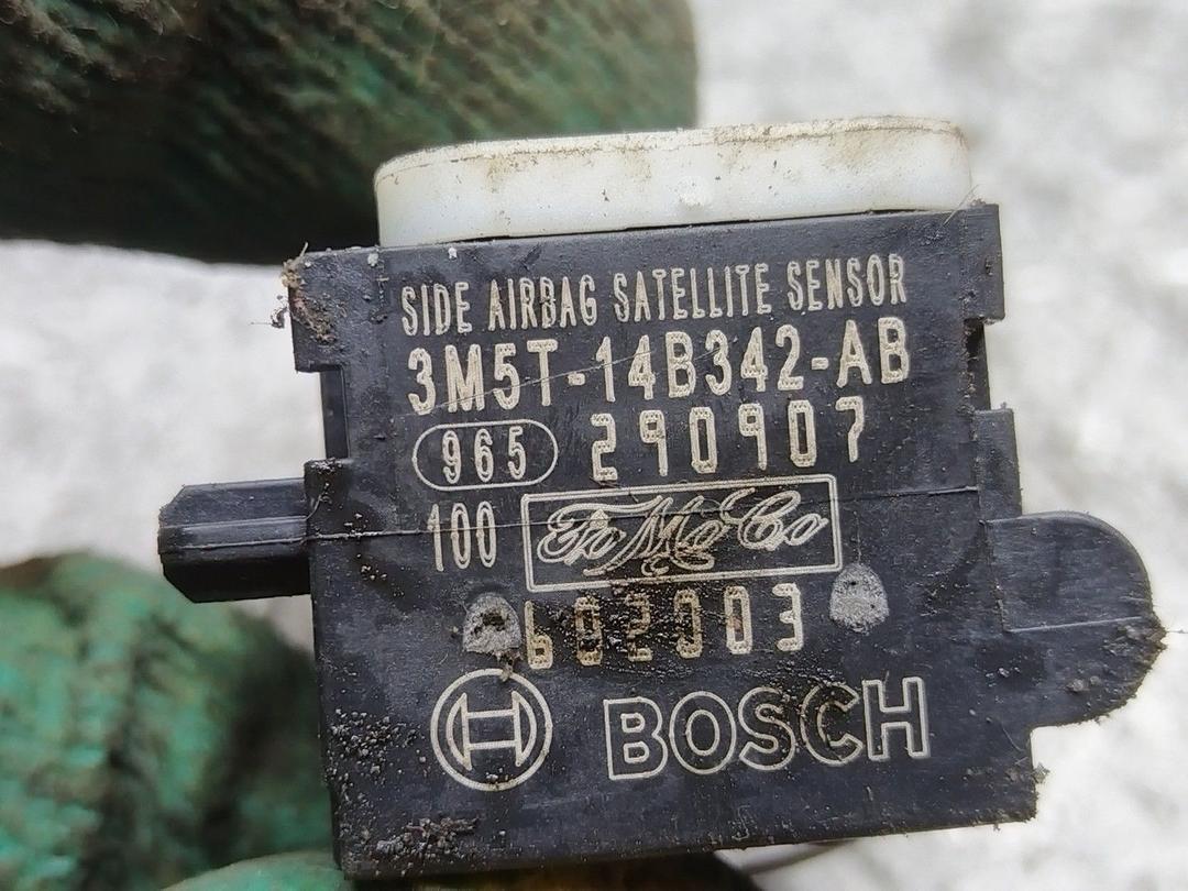 Датчик удара E1PH0D Ford Focus - Фото 4