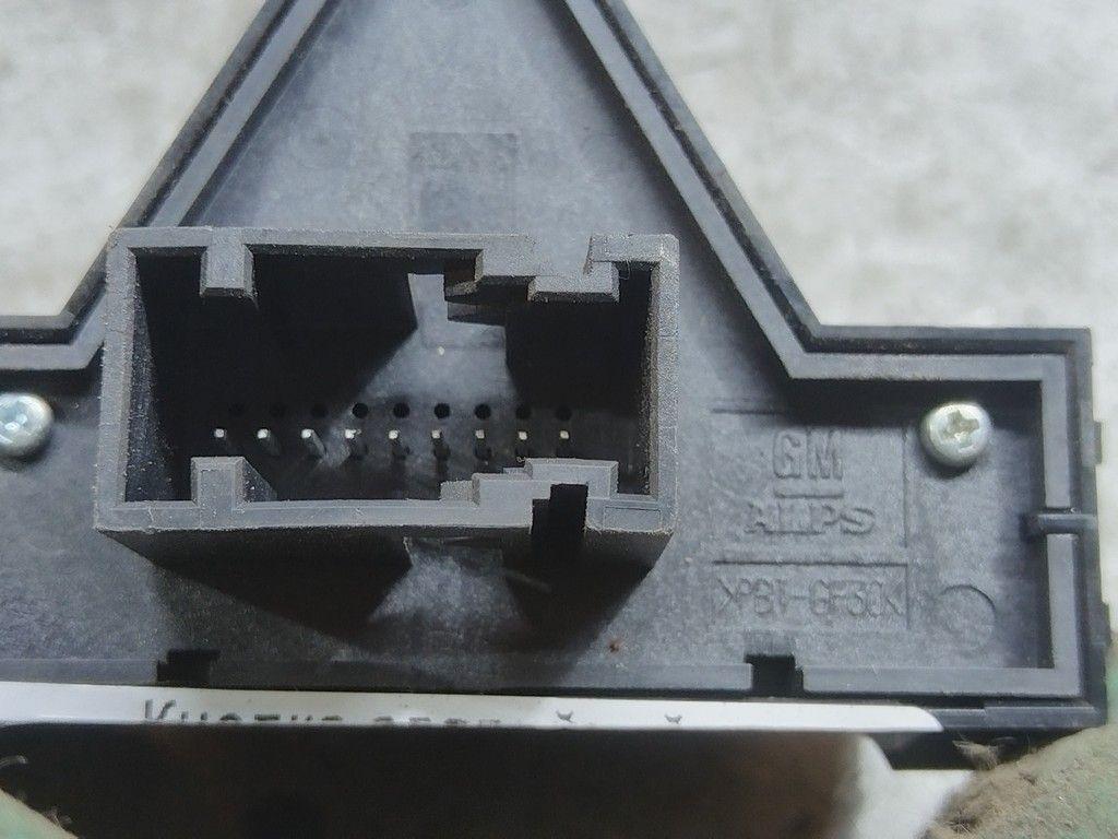 Кнопка аварийной сигнализации YX7H4S Opel Corsa - Фото 7