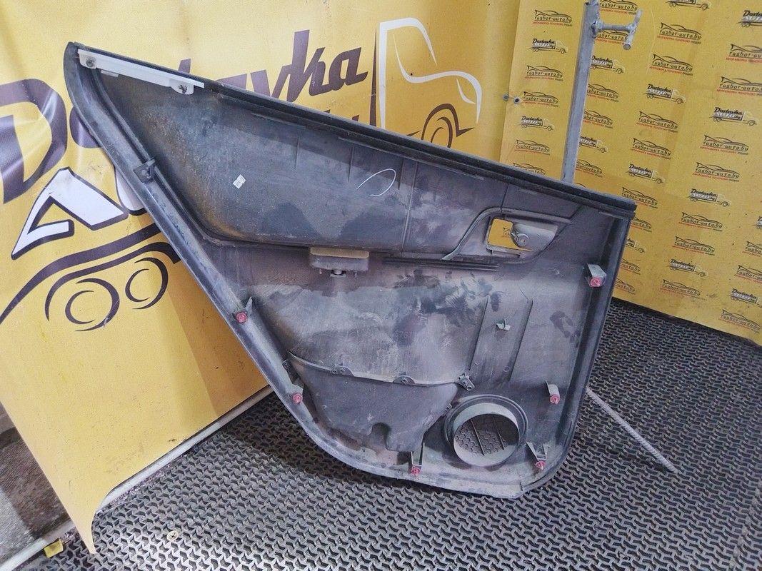 Обшивка двери задней правой (дверная карта) ECF9MM Toyota Corolla Verso купить