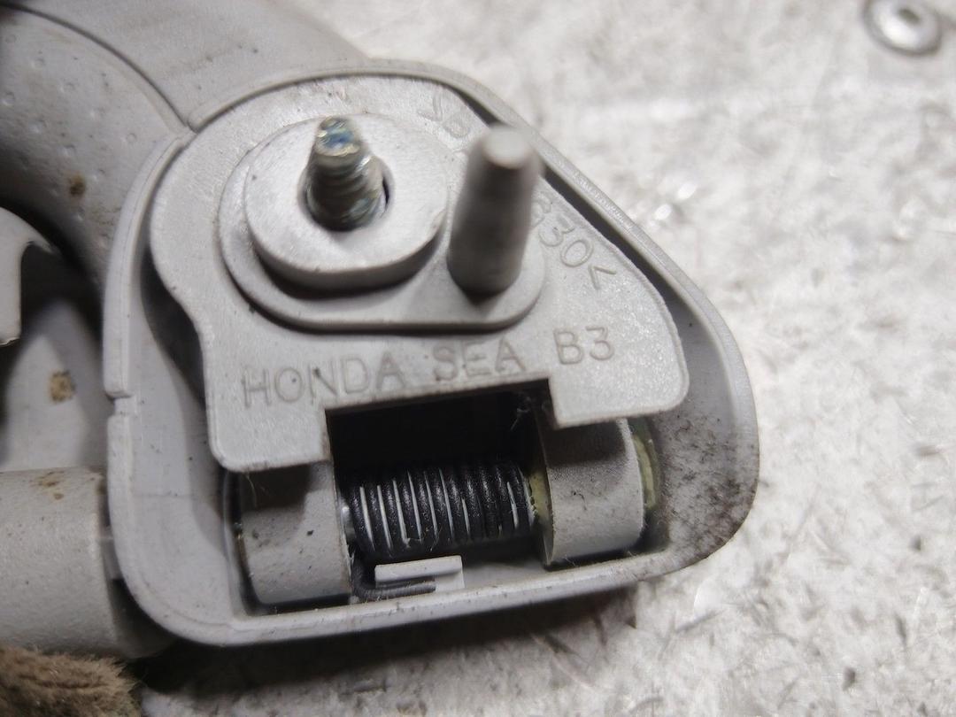 Ручка внутренняя потолочная K0OBZI Honda Accord купить в магазине запчастей бу