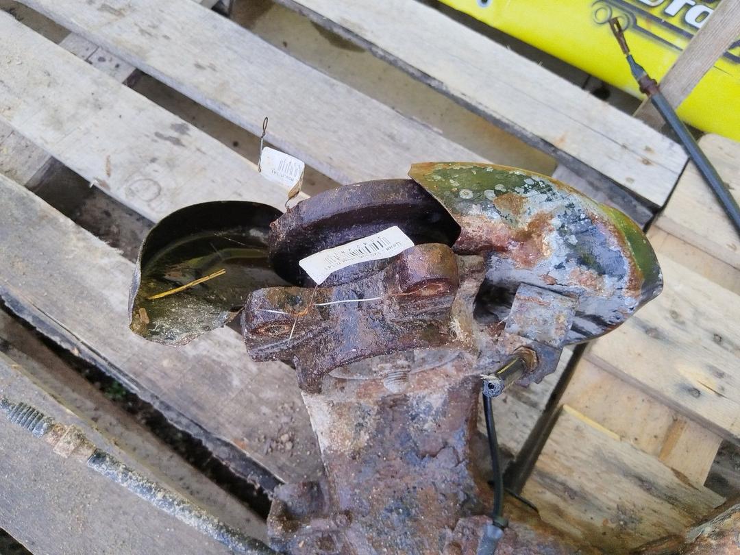 Ступица задняя левая L4V1XR Ford Galaxy undefined