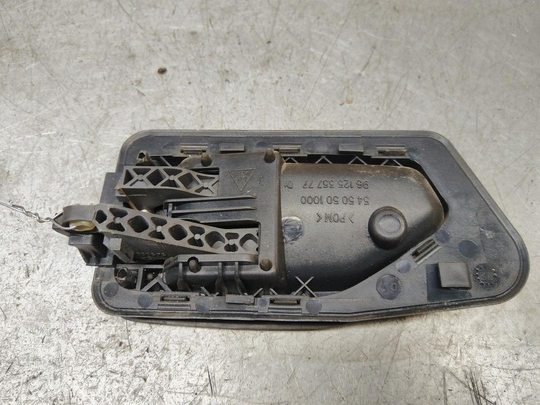 Ручка внутренняя передняя правая T9O3AB Peugeot 306 купить