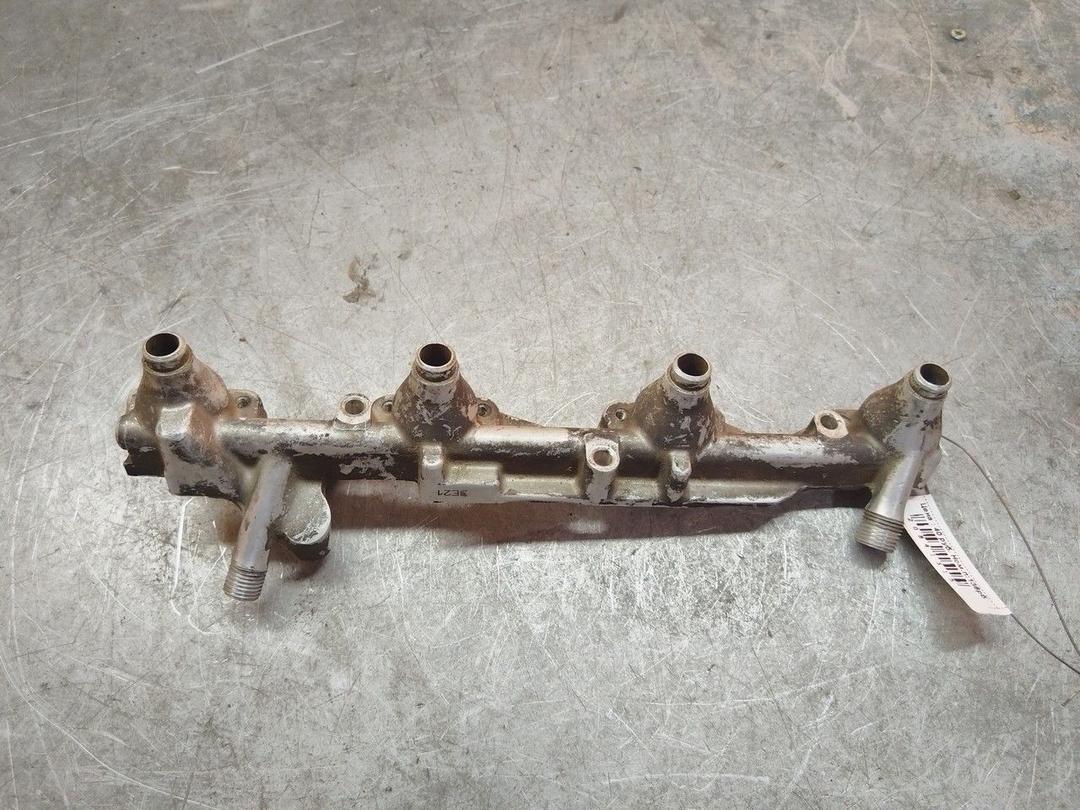 Топливная рампа 1RRU1C Ford Escort