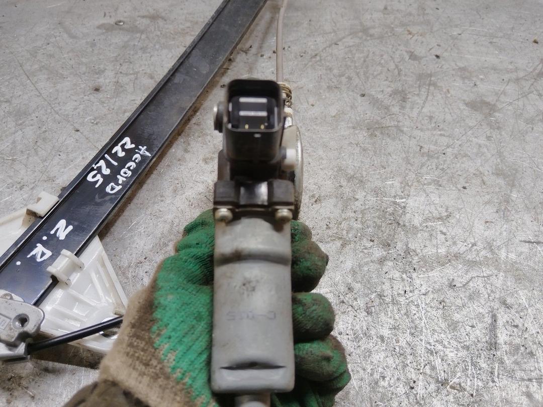 Стеклоподъемник электрический задний правый KO0TII Honda Accord купить