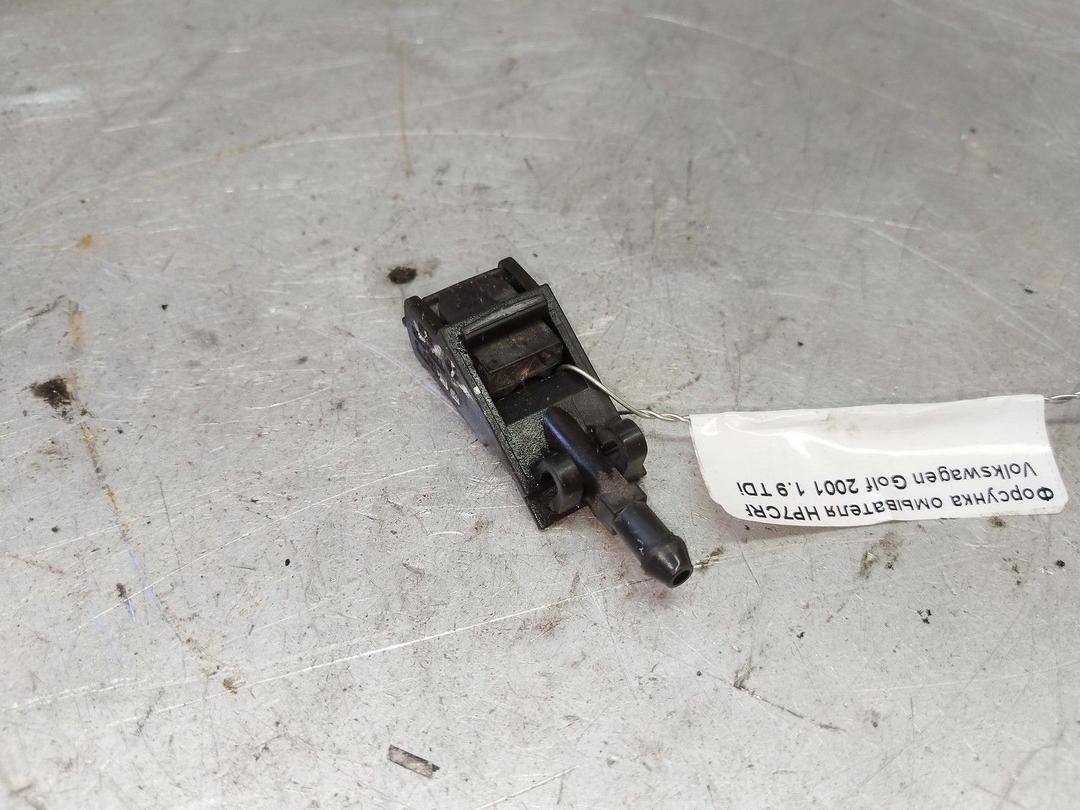 Форсунка омывателя HP7CRP Volkswagen Golf