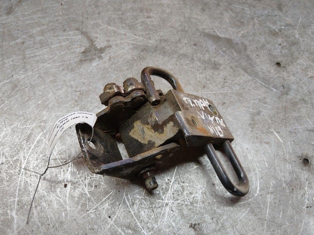 Петля двери передней правой R176Y8 Volkswagen Passat - Фото 1