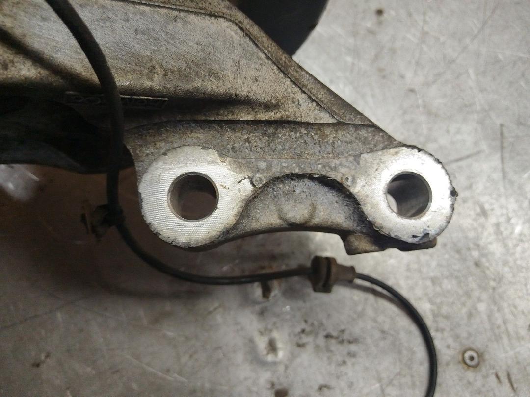 Кулак поворотный левый RBQNIO Ford Fusion undefined