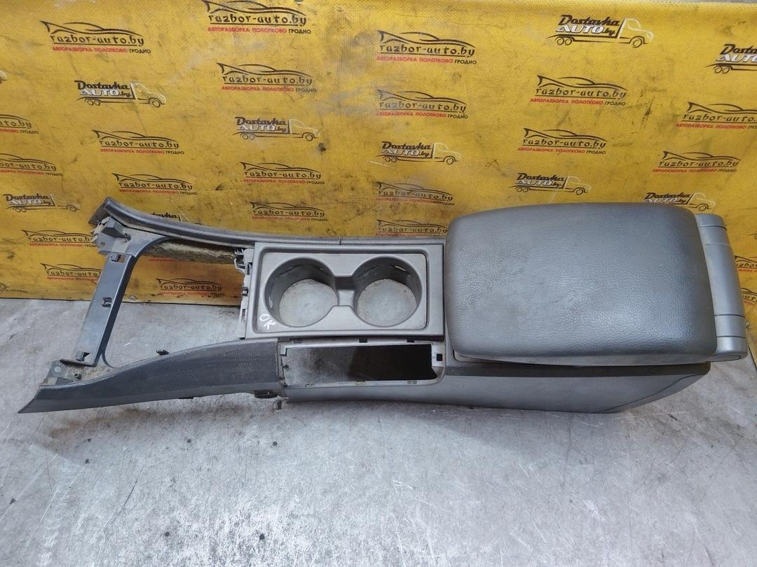 Подлокотник VQH0EH Volvo V70 купить