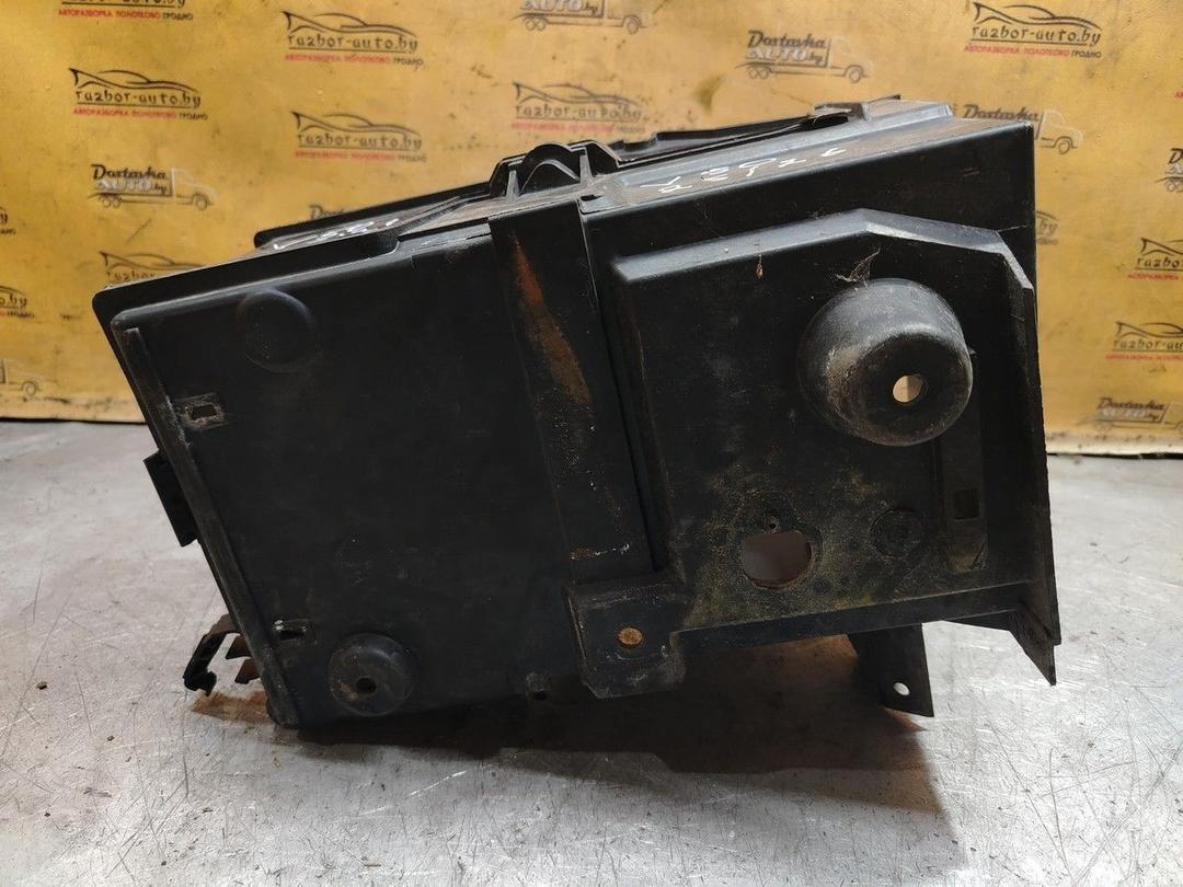 Кожух аккумулятора 55T5OB Volvo V50 - Фото 4