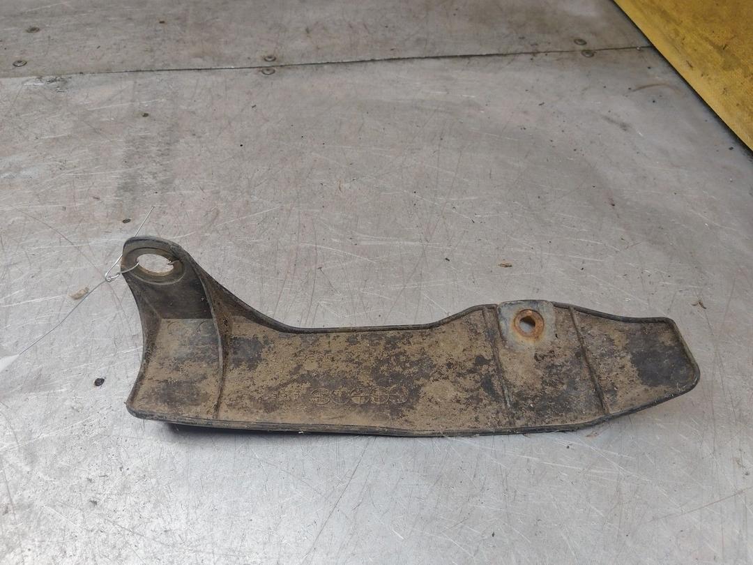 Брызговик THY6CQ Toyota Yaris Verso купить с доставкой