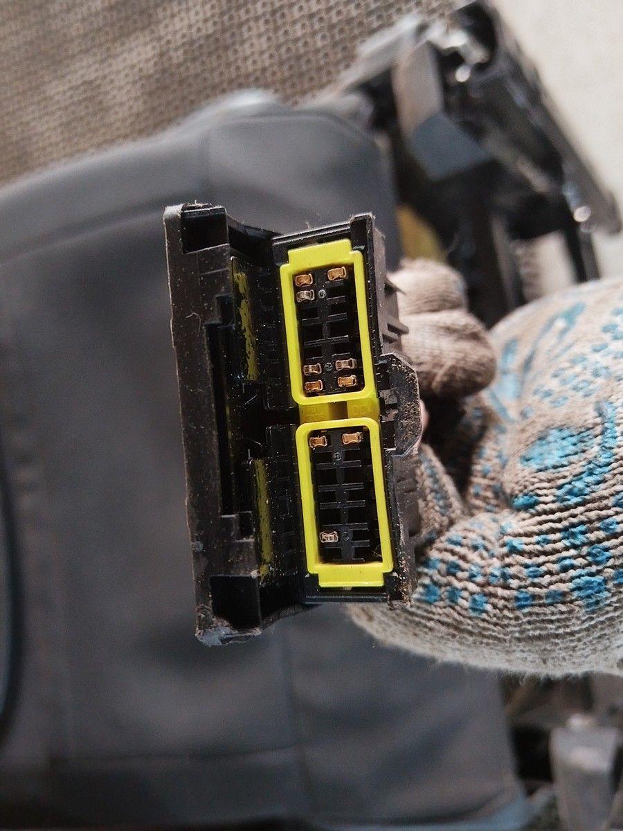 Сиденье переднее ZW31EG Renault Espace undefined