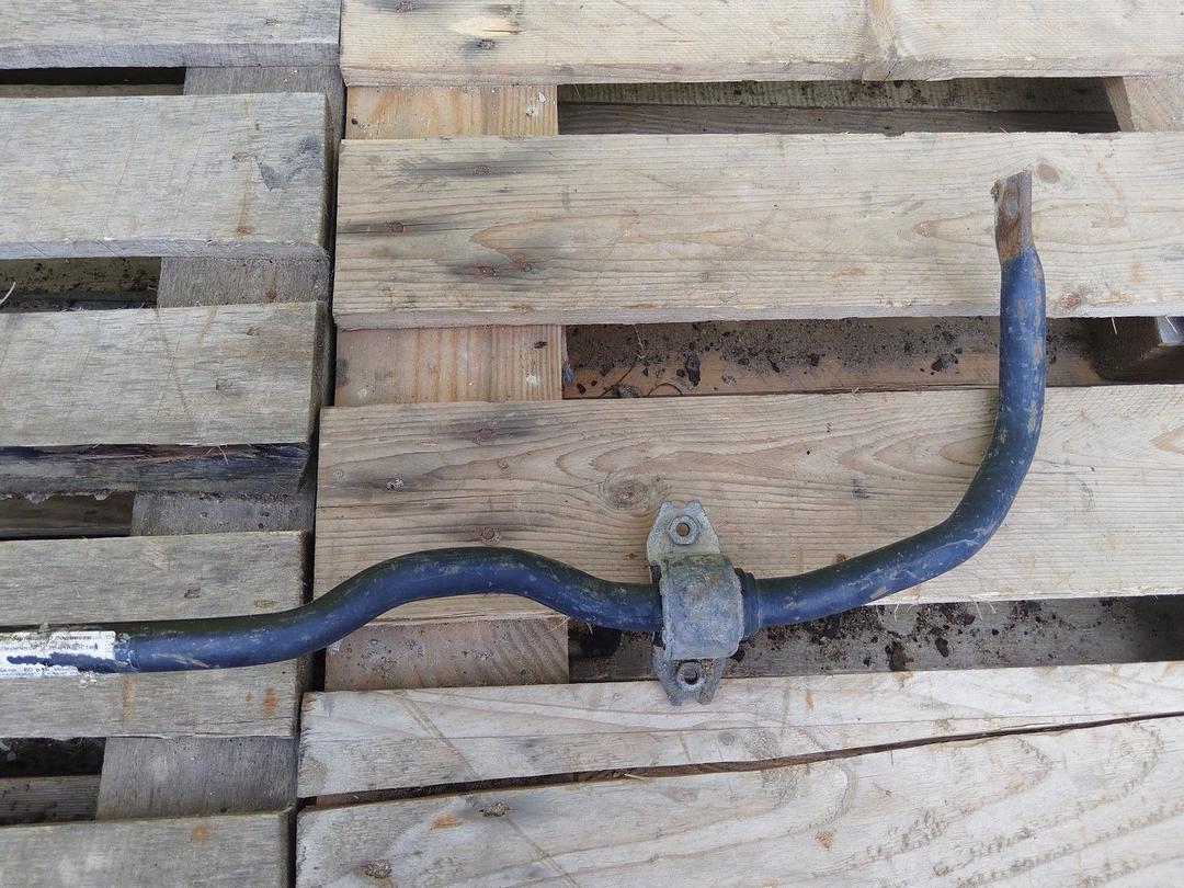 Стабилизатор подвески (поперечной устойчивости) передний H3HI83 Volkswagen Passat - Фото 3