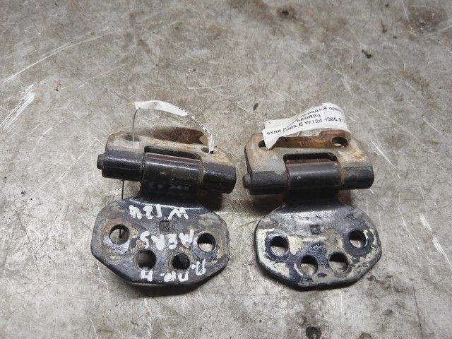 Петля двери передней правой 5A0R84 Mercedes E W124