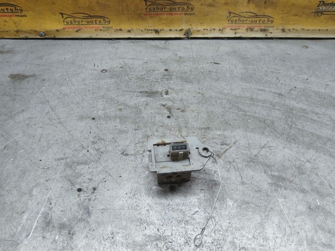 Сопротивление вентилятора охлаждения 9N5YZ2 Peugeot 406