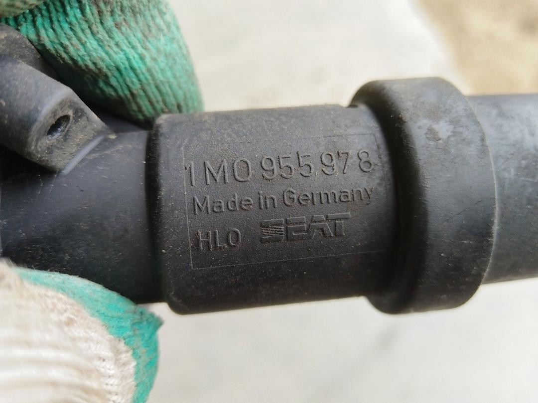 Насос (моторчик) омывателя фар 16197Q Seat Toledo купить в магазине запчастей бу