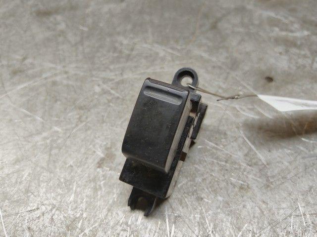 Кнопка стеклоподъемника заднего правого MVOY5A Nissan Primera - Фото 2