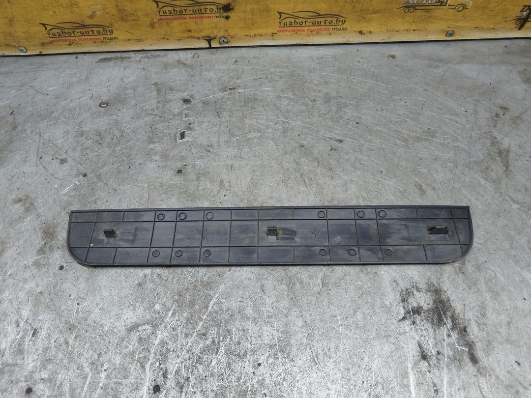 Накладка на порог 697L1Z Hyundai Getz купить в магазине запчастей бу