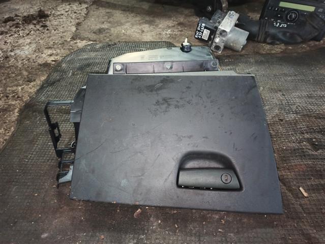 Бардачок 805782 Fiat Stilo