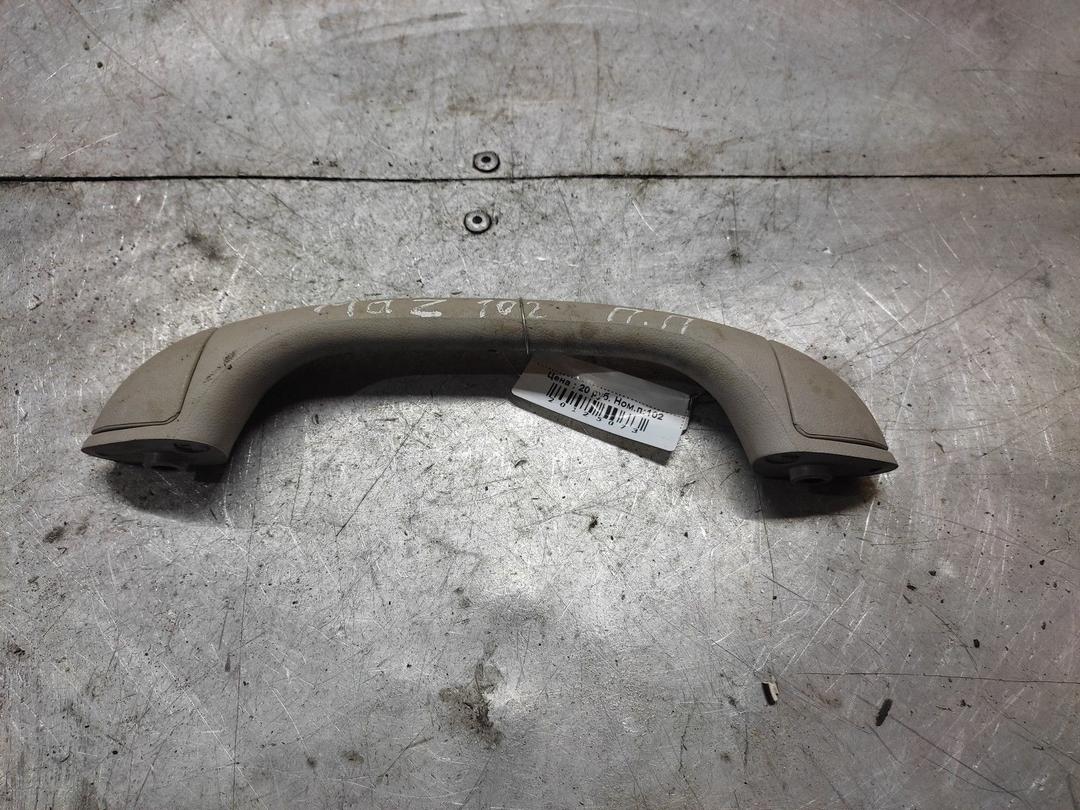 Ручка внутренняя потолочная B85F3A Mazda 626 купить с доставкой