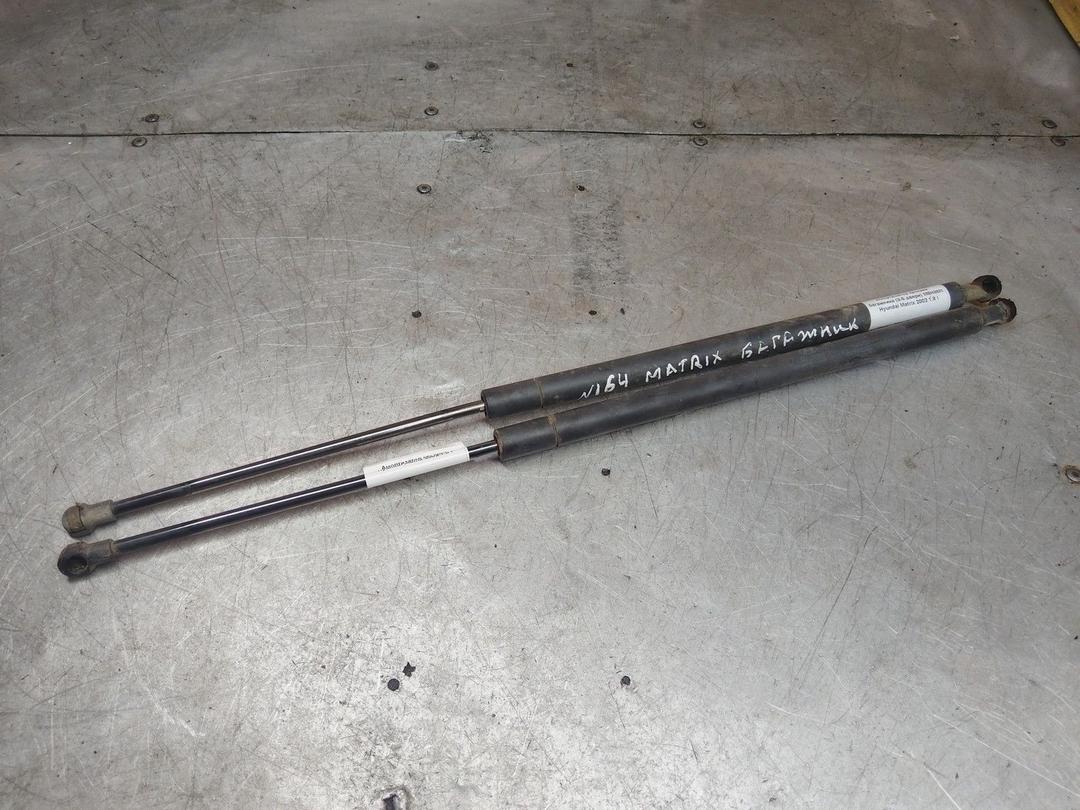 Амортизатор крышки багажника (3-5 двери) M8H8M1 Hyundai Matrix купить в магазине запчастей бу