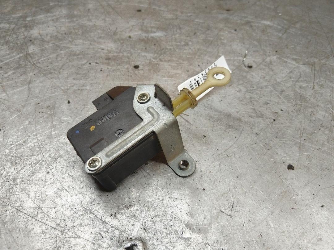 Активатор замка багажника A1LFV0 Toyota Aygo купить в магазине запчастей бу