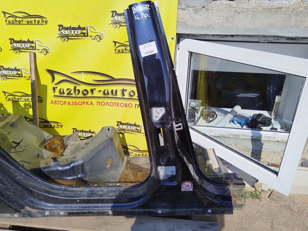 Стойка кузовная центральная правая OO62TM Volkswagen Passat