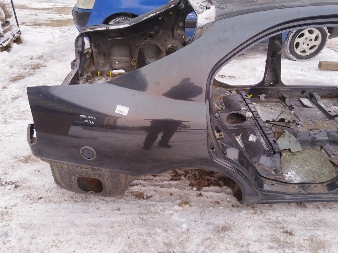 Крыло заднее правое XQ1V6O Mitsubishi Carisma купить с доставкой