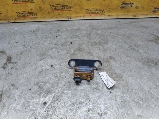 Петля крышки багажника B0R0VJ Toyota Corolla undefined