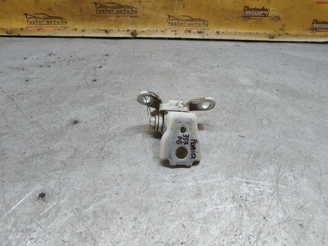 Петля двери задней правой 0Q6N07 Skoda Fabia купить