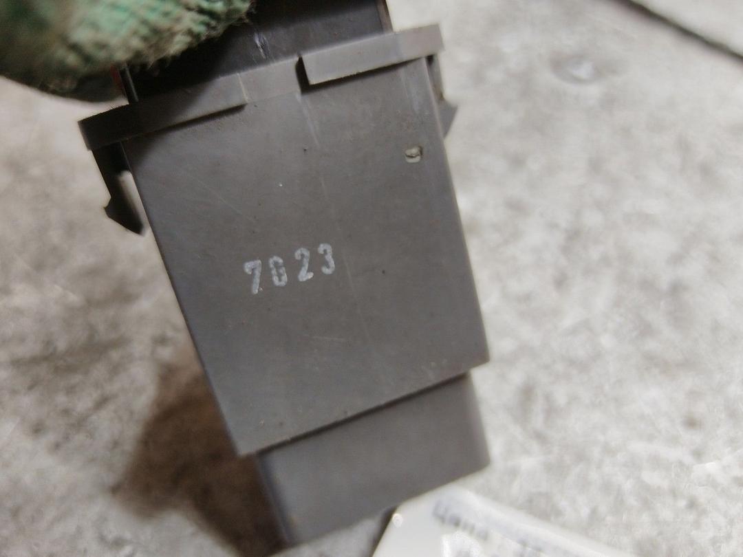 Кнопка аварийной сигнализации PT5H46 Daewoo Nubira купить в магазине запчастей бу