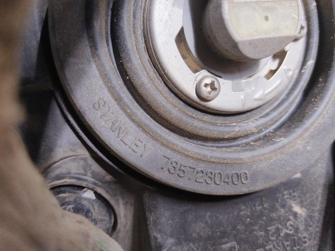 Фара левая CQQU9T Toyota Corolla Verso undefined