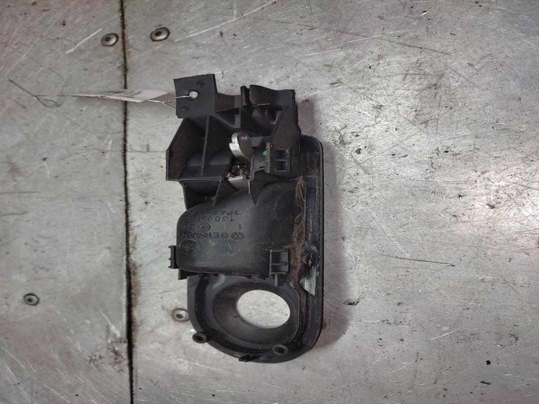 Ручка внутренняя передняя правая EUHKV8 Volkswagen Golf