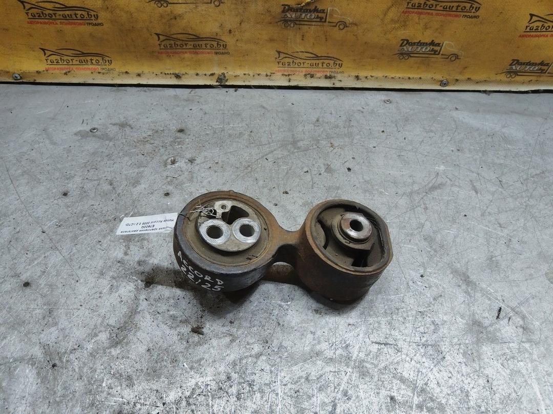 Подушка крепления двигателя E76O2Q Honda Accord