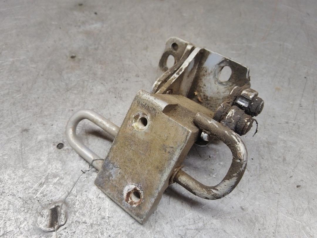 Петля двери задней правой 74H2YJ Volkswagen Passat купить