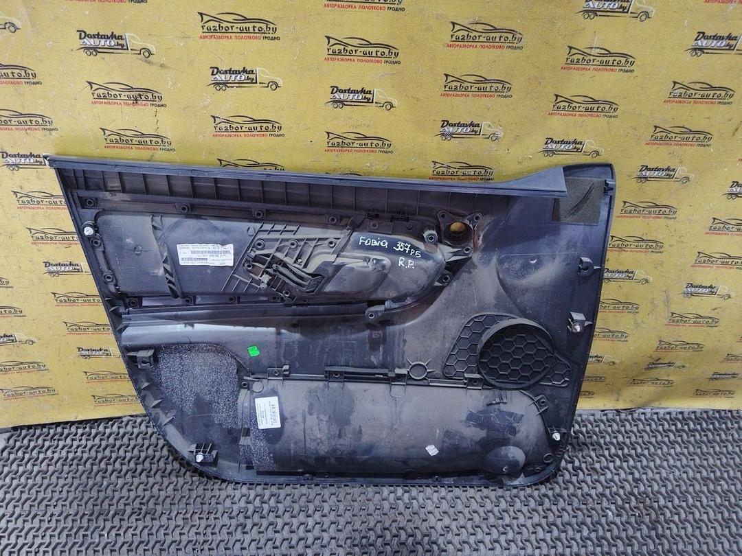 Обшивка двери передней правой (дверная карта) RETCZA Skoda Fabia купить с доставкой